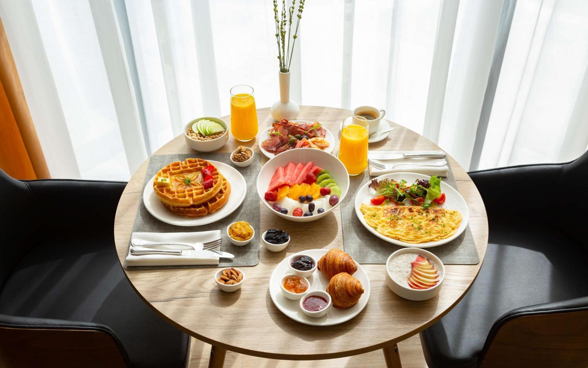 Hilton Garden Inn Szamarkand Kültér fotó
