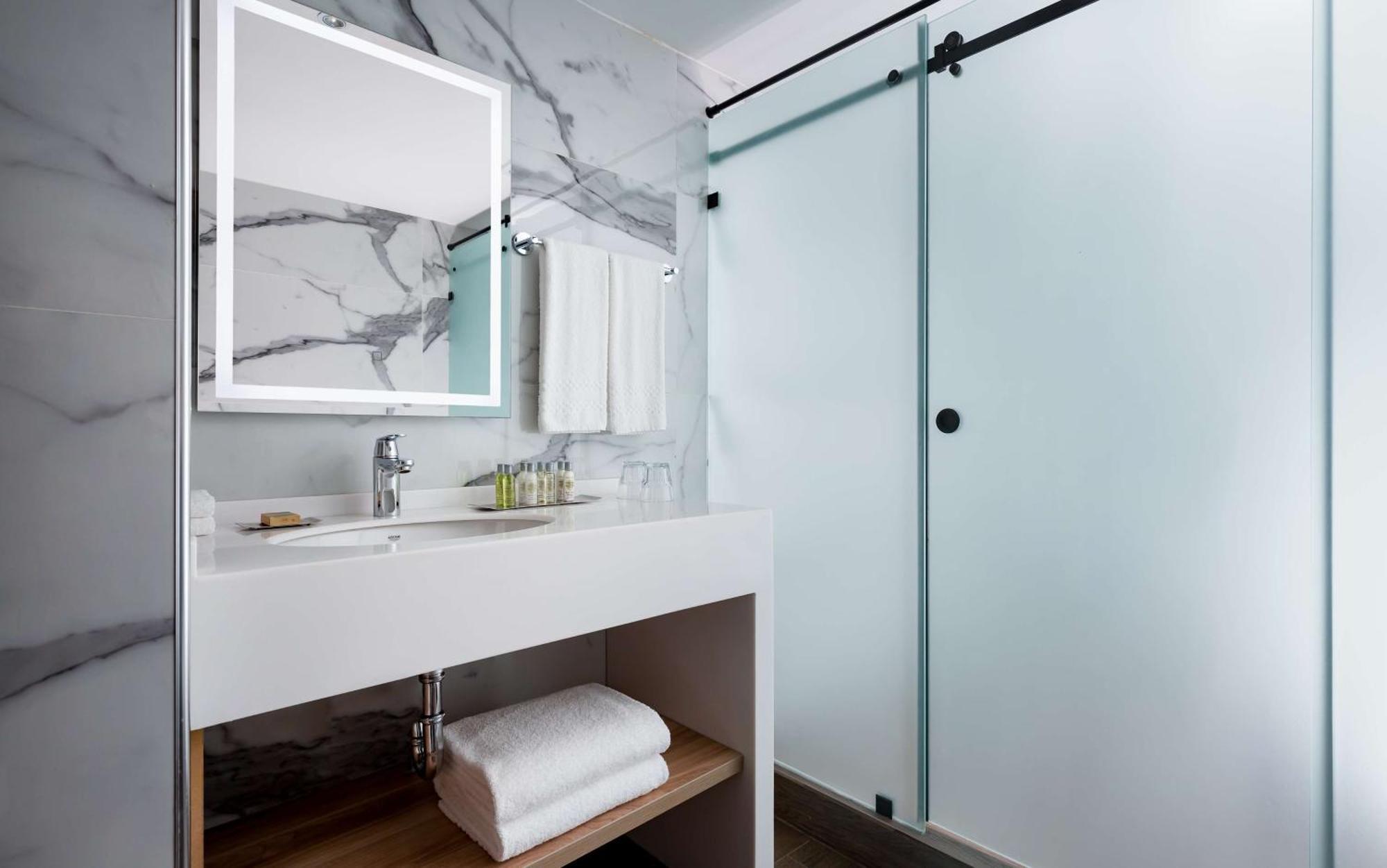 Hilton Garden Inn Szamarkand Kültér fotó