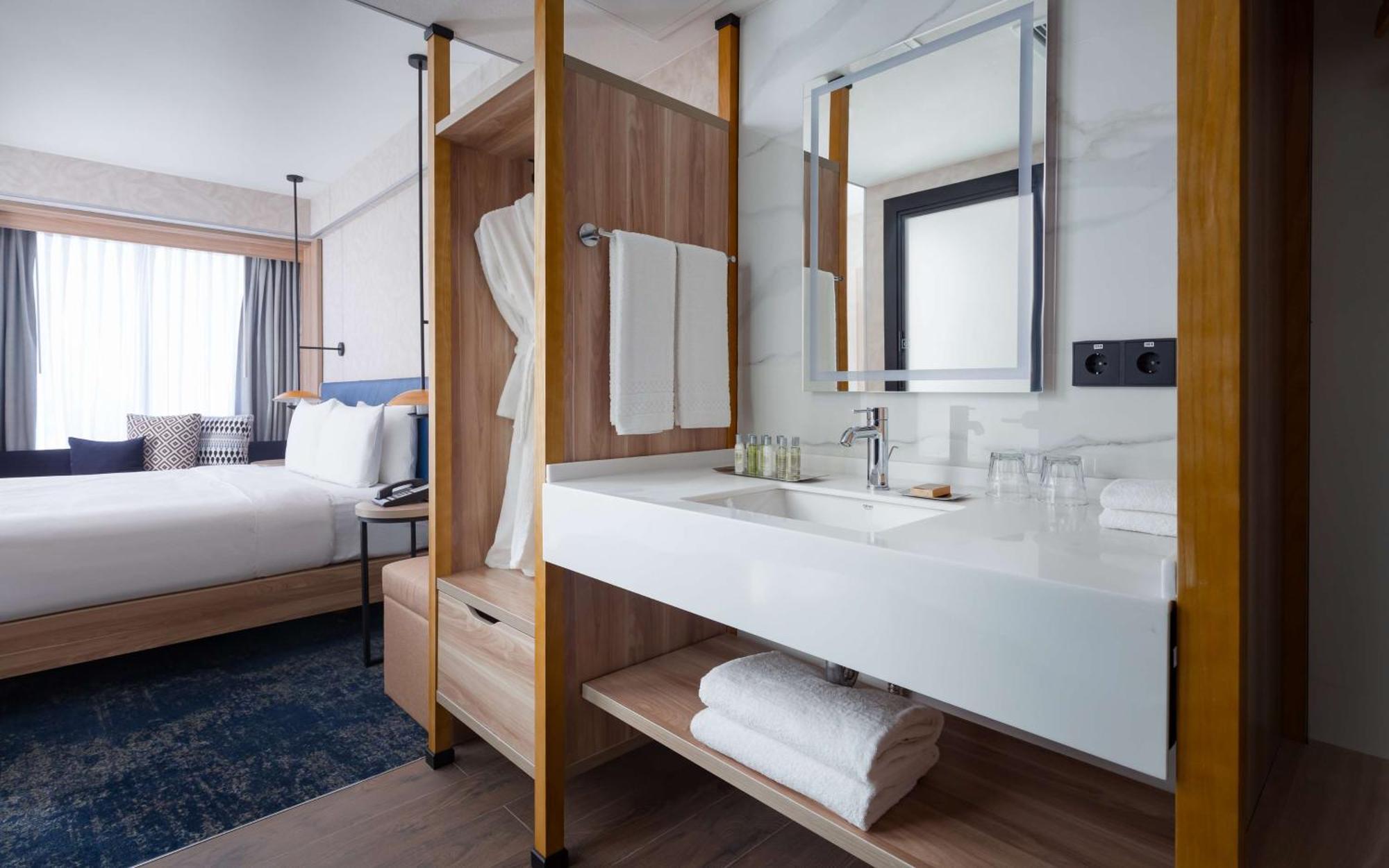 Hilton Garden Inn Szamarkand Kültér fotó